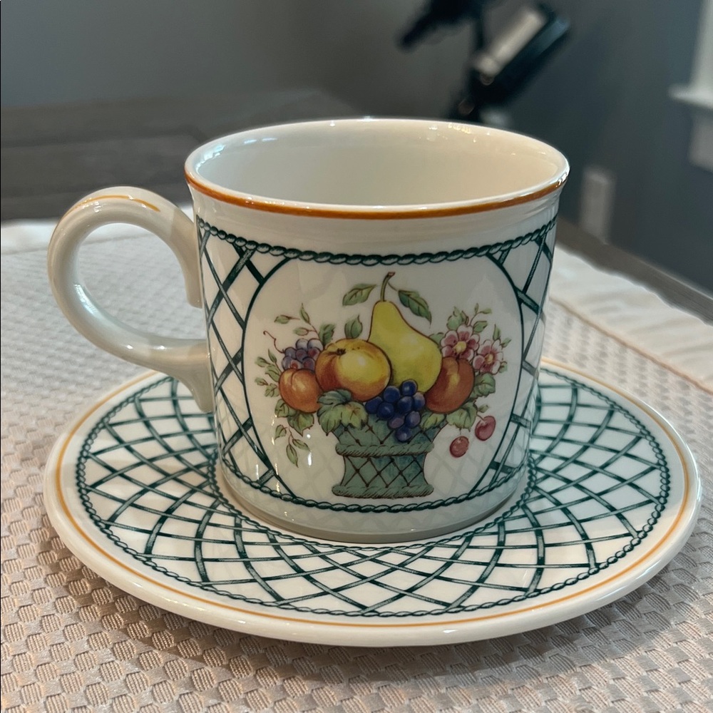 VILLEROY & BOCH Fruit Design Porcelain Cup Saucer Basket Design anno 17 Germany